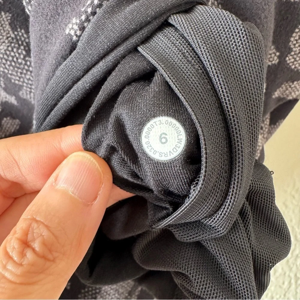 Lululemon Run Briskly 1/2 Zip Long Sleeve Shirt Camo Black Lunar Rock Size 6